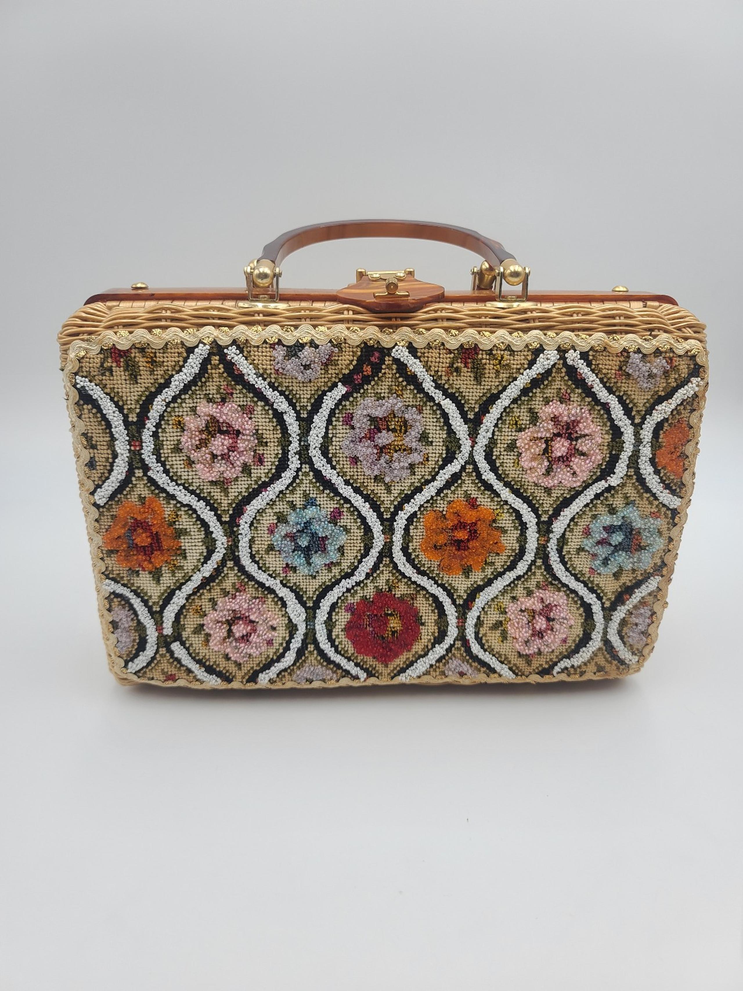 Vintage Mid Century Beaded Wicker Lucite Purse