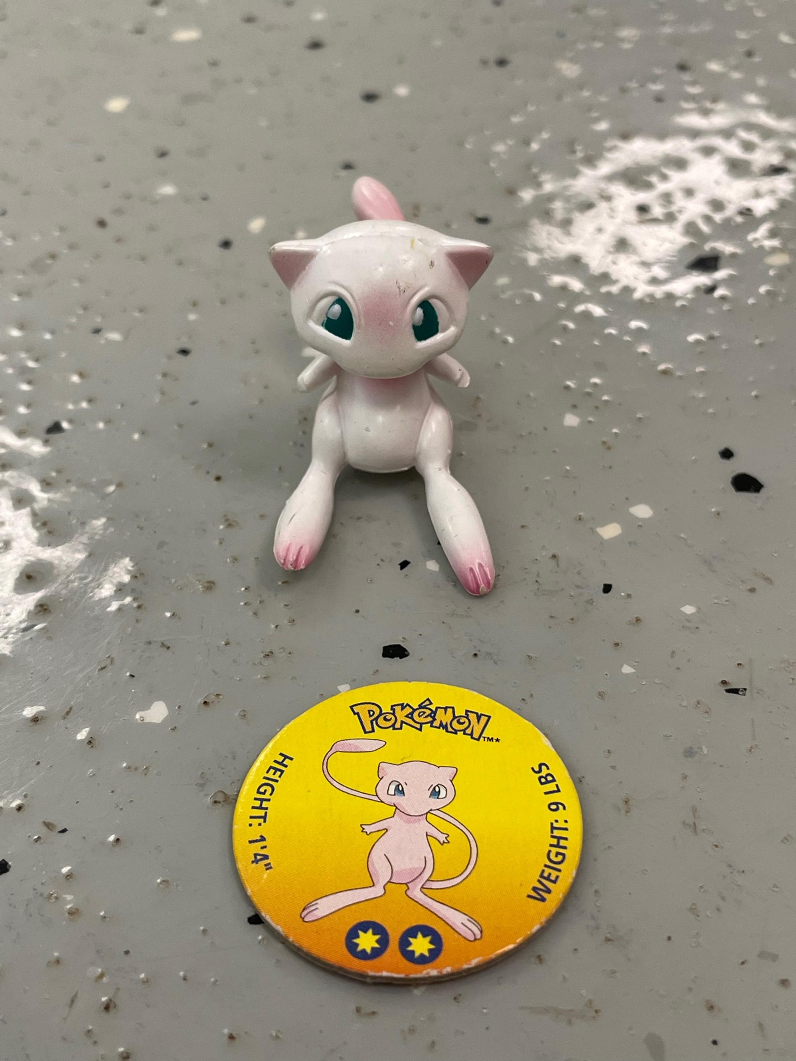 Mew figurine retro tomy