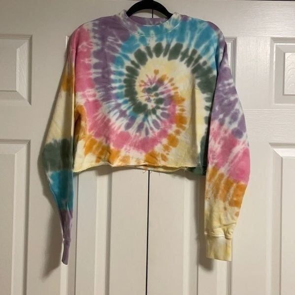 Daydreamer Rainbow Tie Dye Cropped Sweatshirt