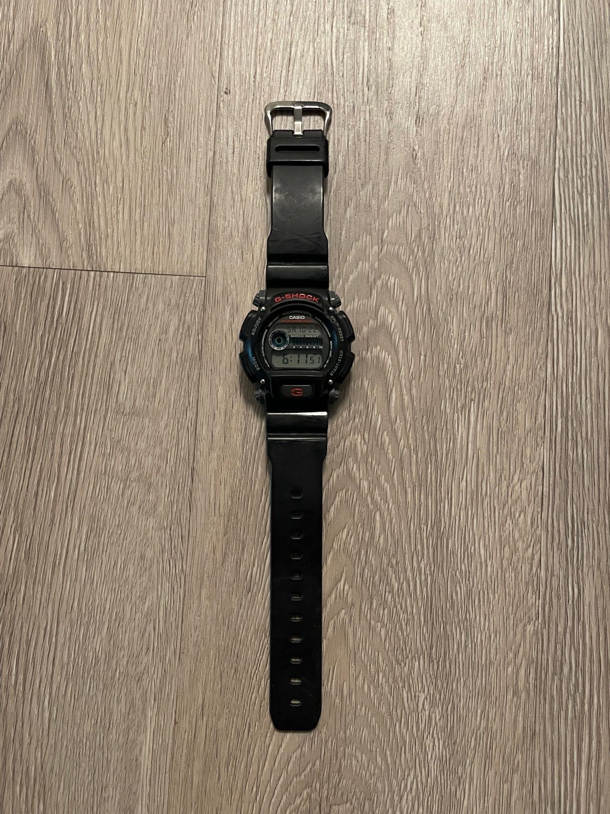Casio G-SHOCK 1659 DW-9052 Wristwatch Black and Red G