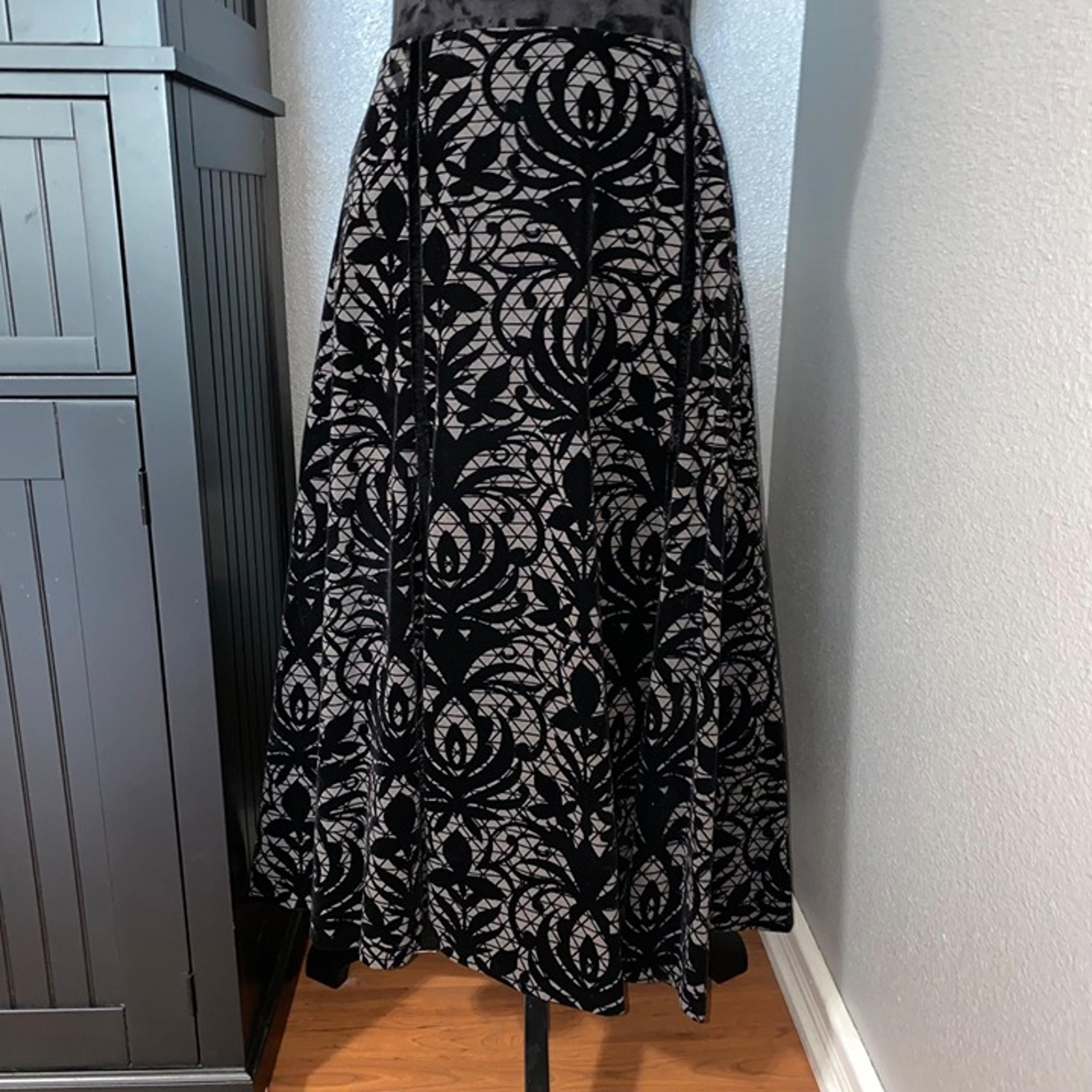 Velvet Burnout Skirt Size 12 Black Gray Baroque Gothic Romantic Dark Academia