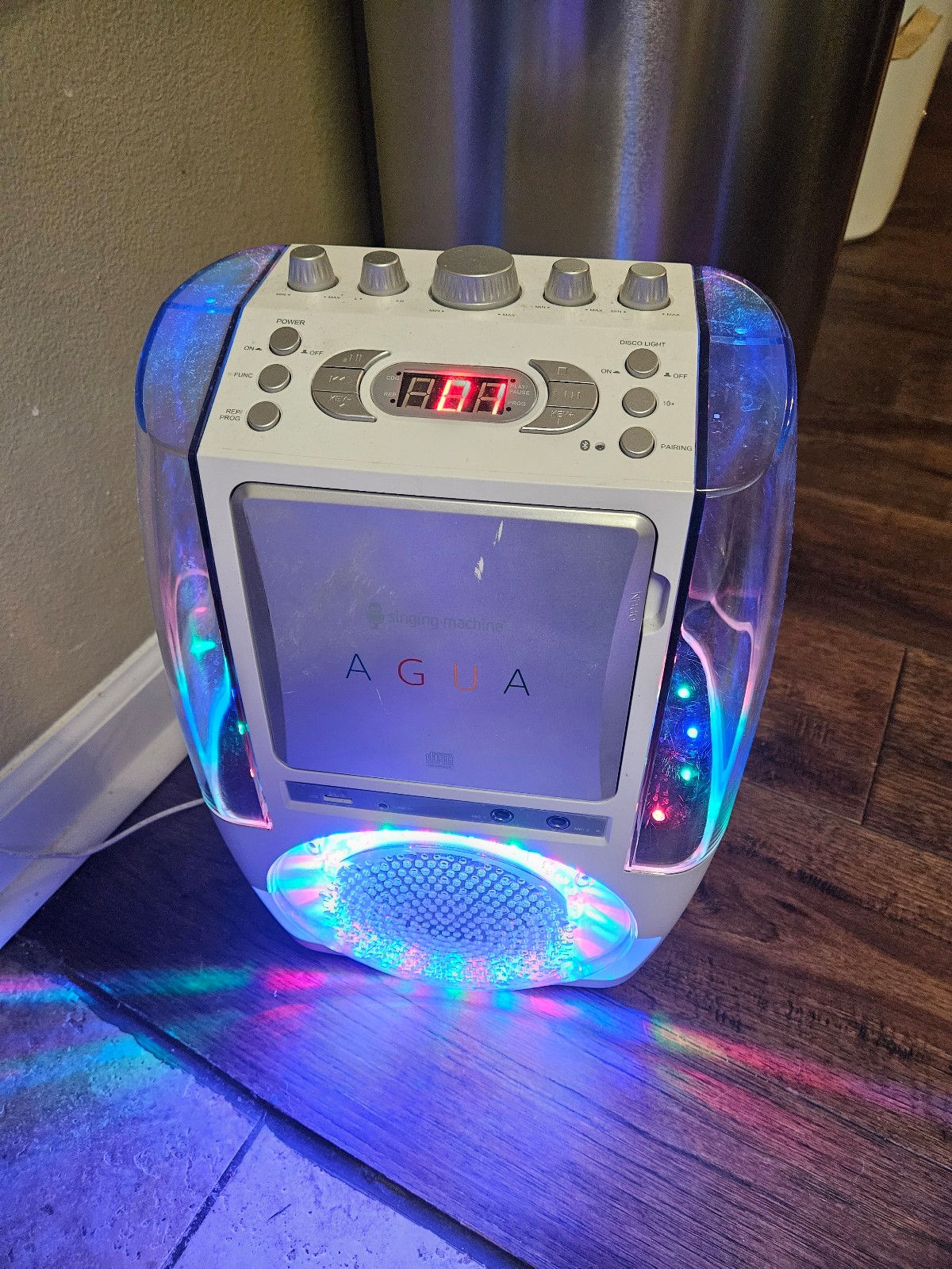 The Singing Machine SML605W Agua Dancing Machine White Used Condition Works.