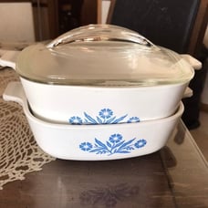 Corningware casserole dishes, cornflower pattern. 1 lid fits both dishes.