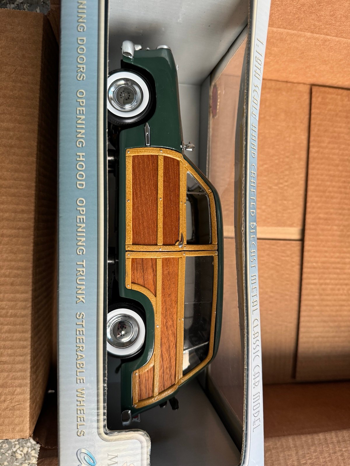 MOTOR CITY 31003 1:18 Ford woody station wagon 1949 Green Rare metal and wood
