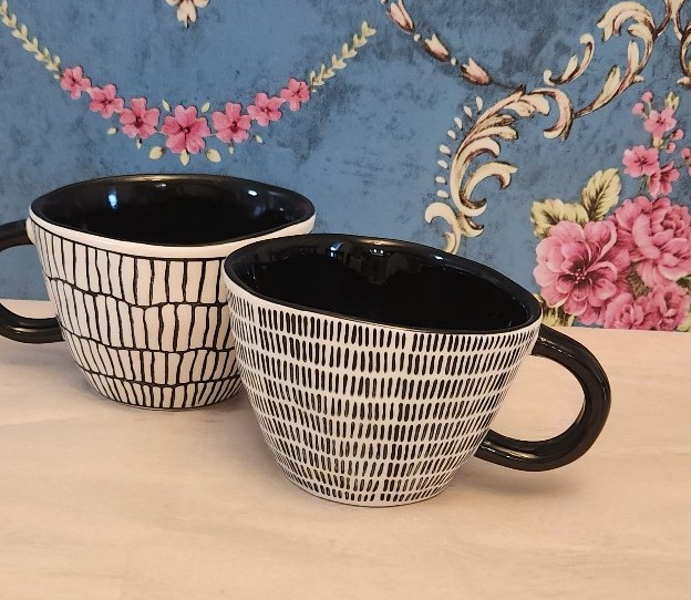 2 Handmade Black & White Unique Ceramic Shape & Pattern Large Coffee Tea Cups
