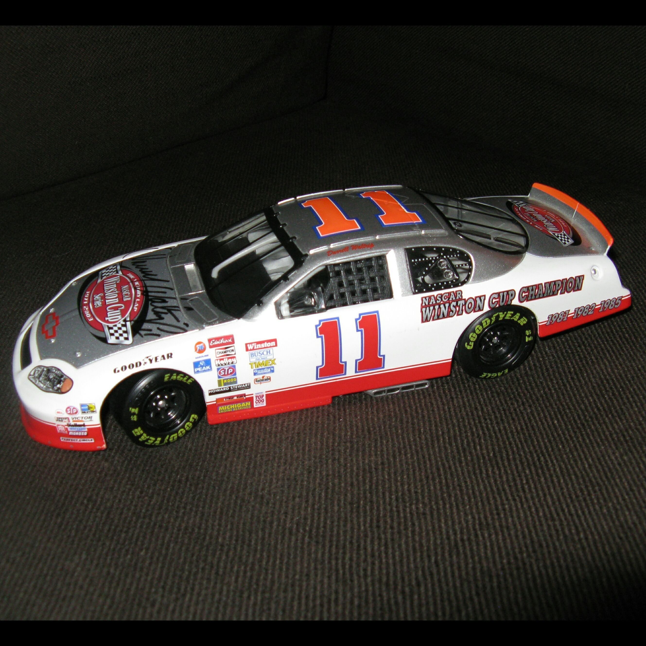 Darrell Waltrip #11 Victory Lap Monte Carlo 1:24 scale - AUTOGRAPHED