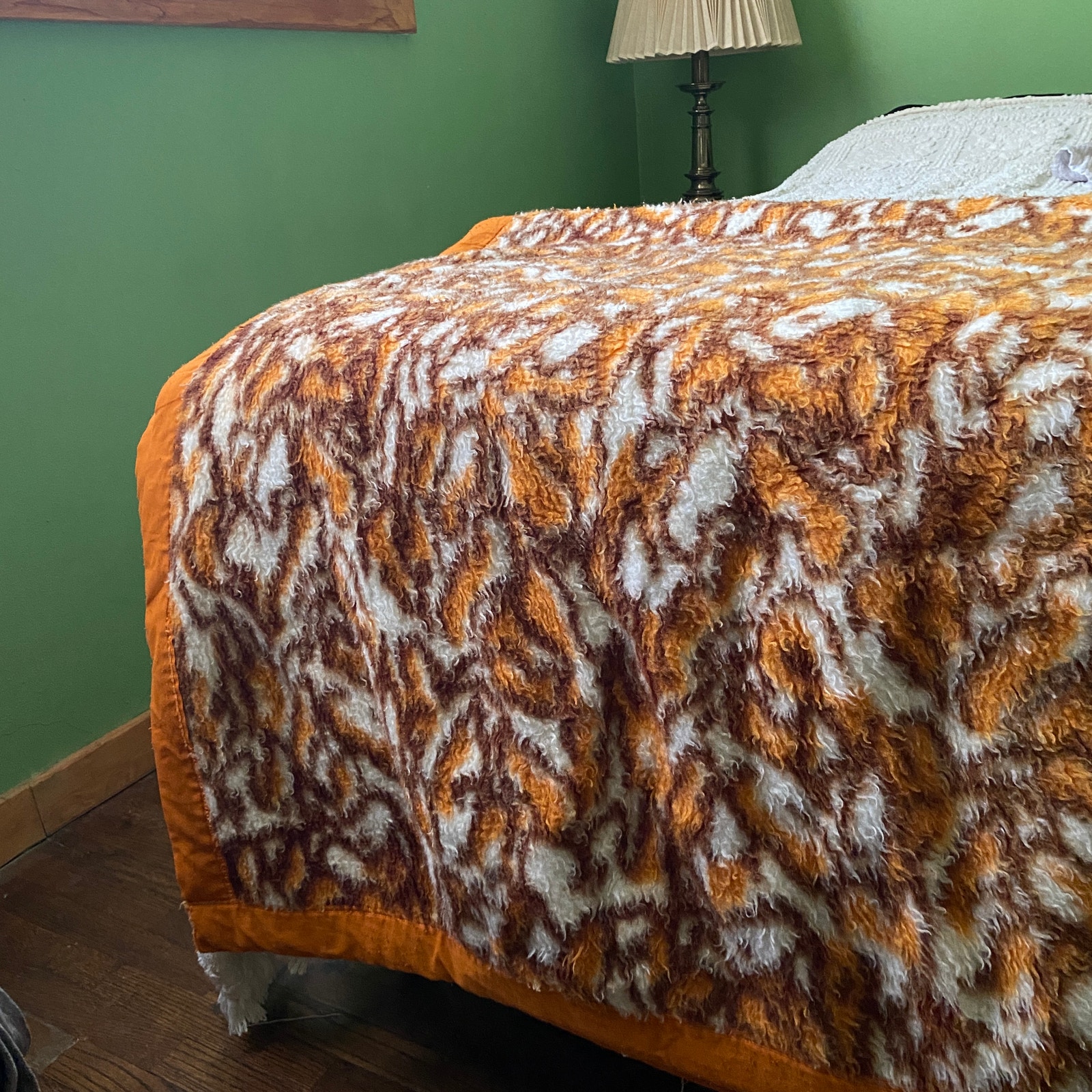 Vintage Printed 70s Satin Trim Acrylic Shaggy Abstract Flame Decorative Blanket