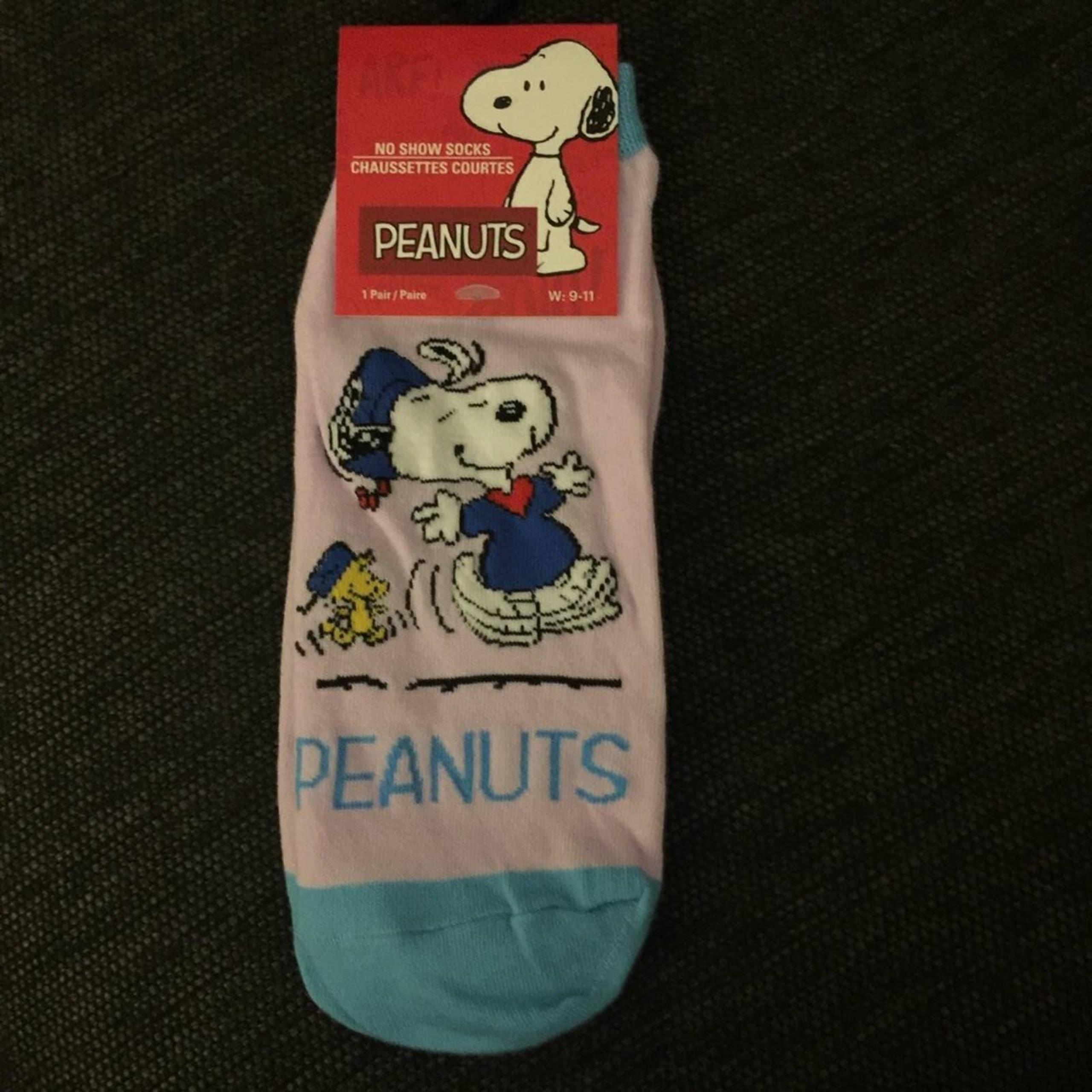 Peanuts Snoopy with Woodstock Socks. NWT