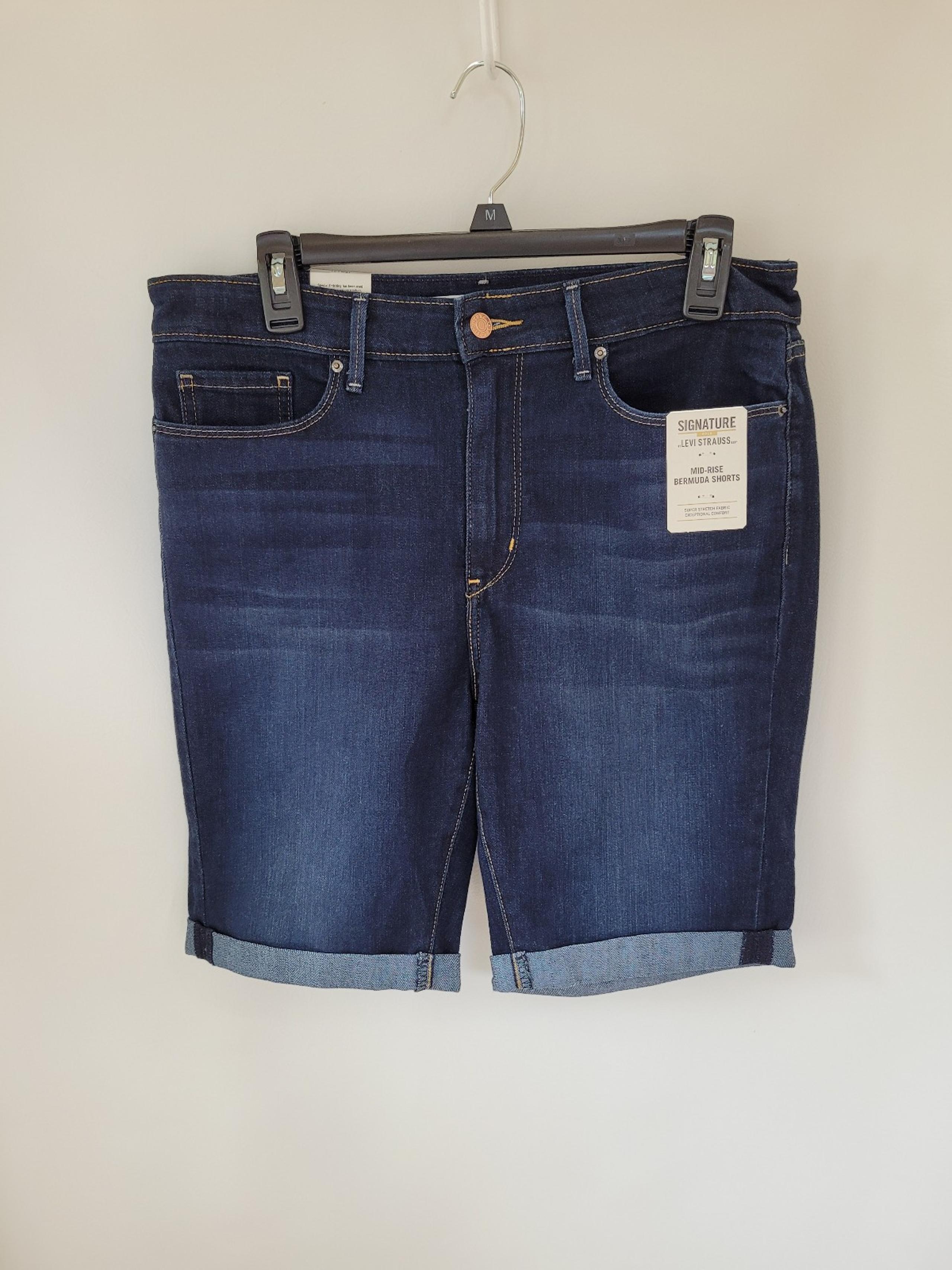 Signature Levi Strauss Mid-Rise Bermuda Women's Denim Shorts Size 12/W31