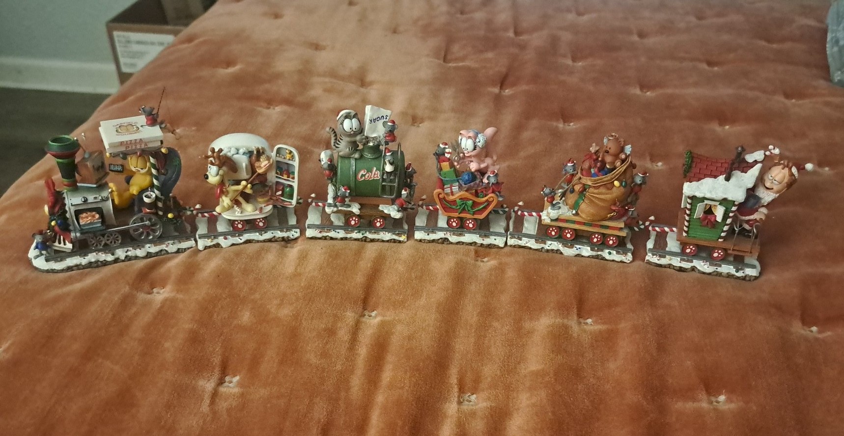 Vintage Danbury Mint, 6 Piece Garfield Christmas Train