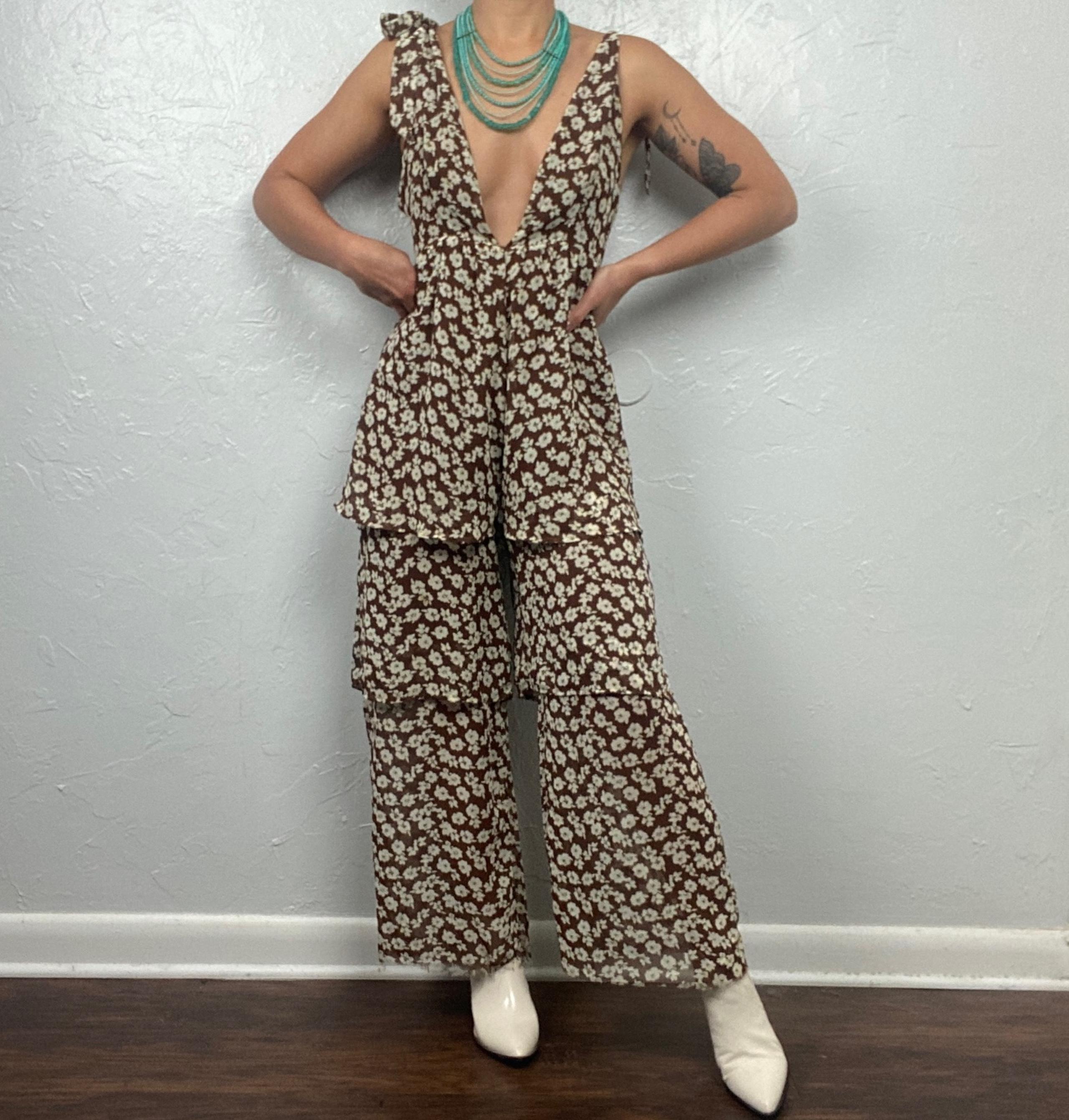 Urban Outfitters boho Floral Ruffle Flowy V-neck Tiered Jumpsuit Romper XS