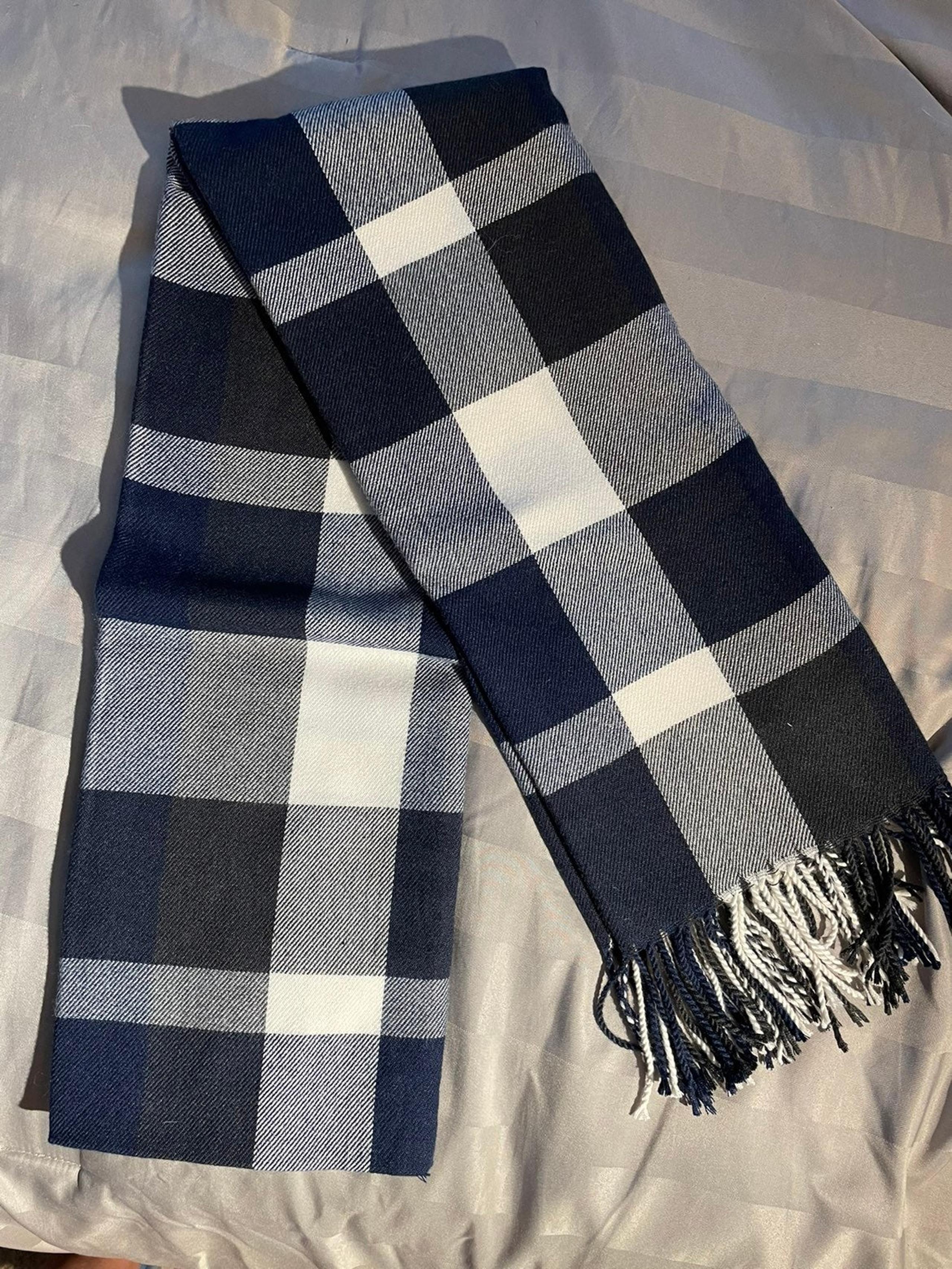 Plush womens scarf