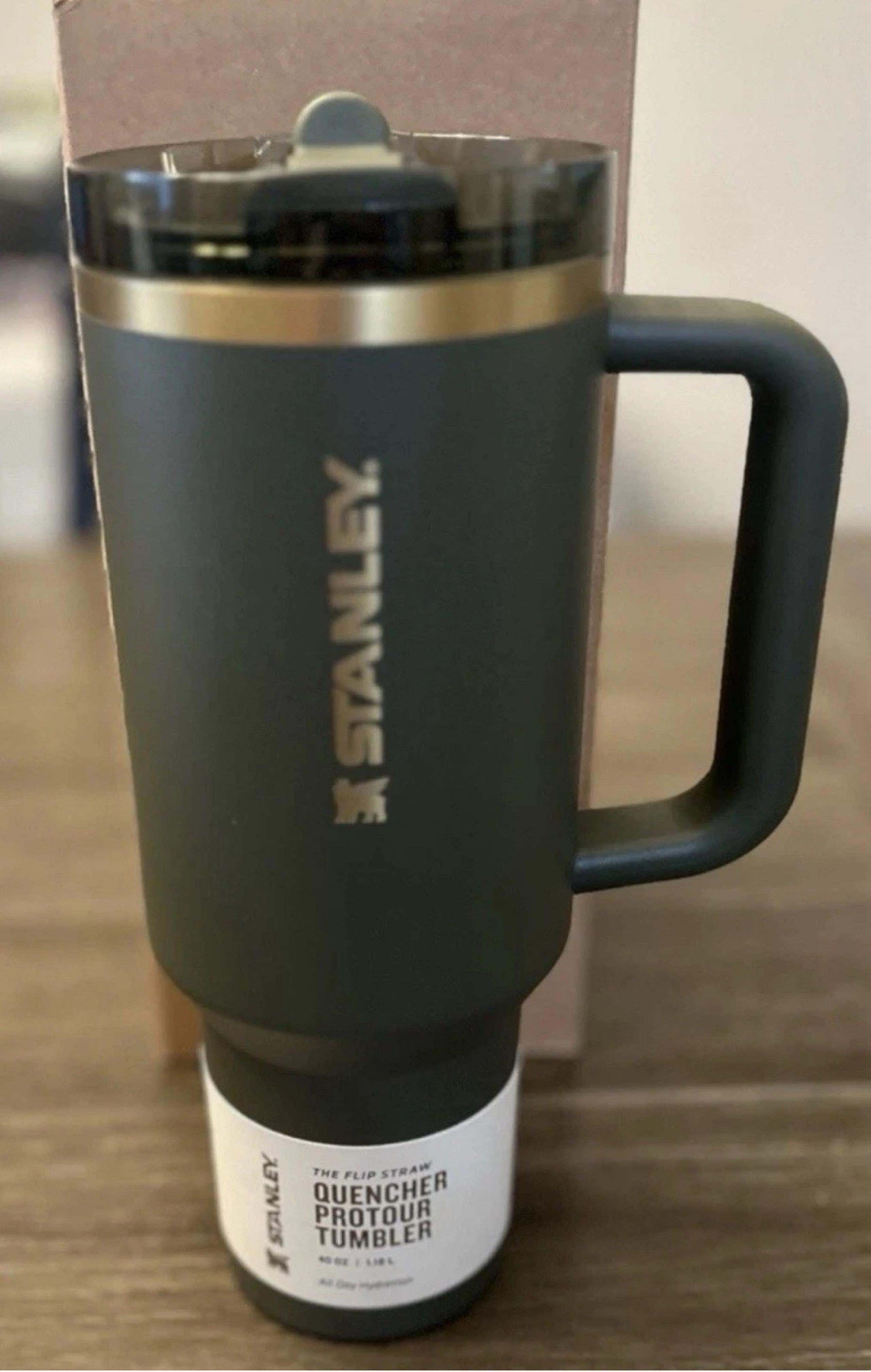 NWT! LIMITED EDITION STANLEY QUENCHER PROTOUR FLIP STRAW TUMBLER, 40OZ- CYPRESS