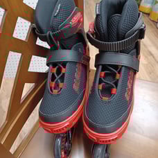 Shoes( roller skate)