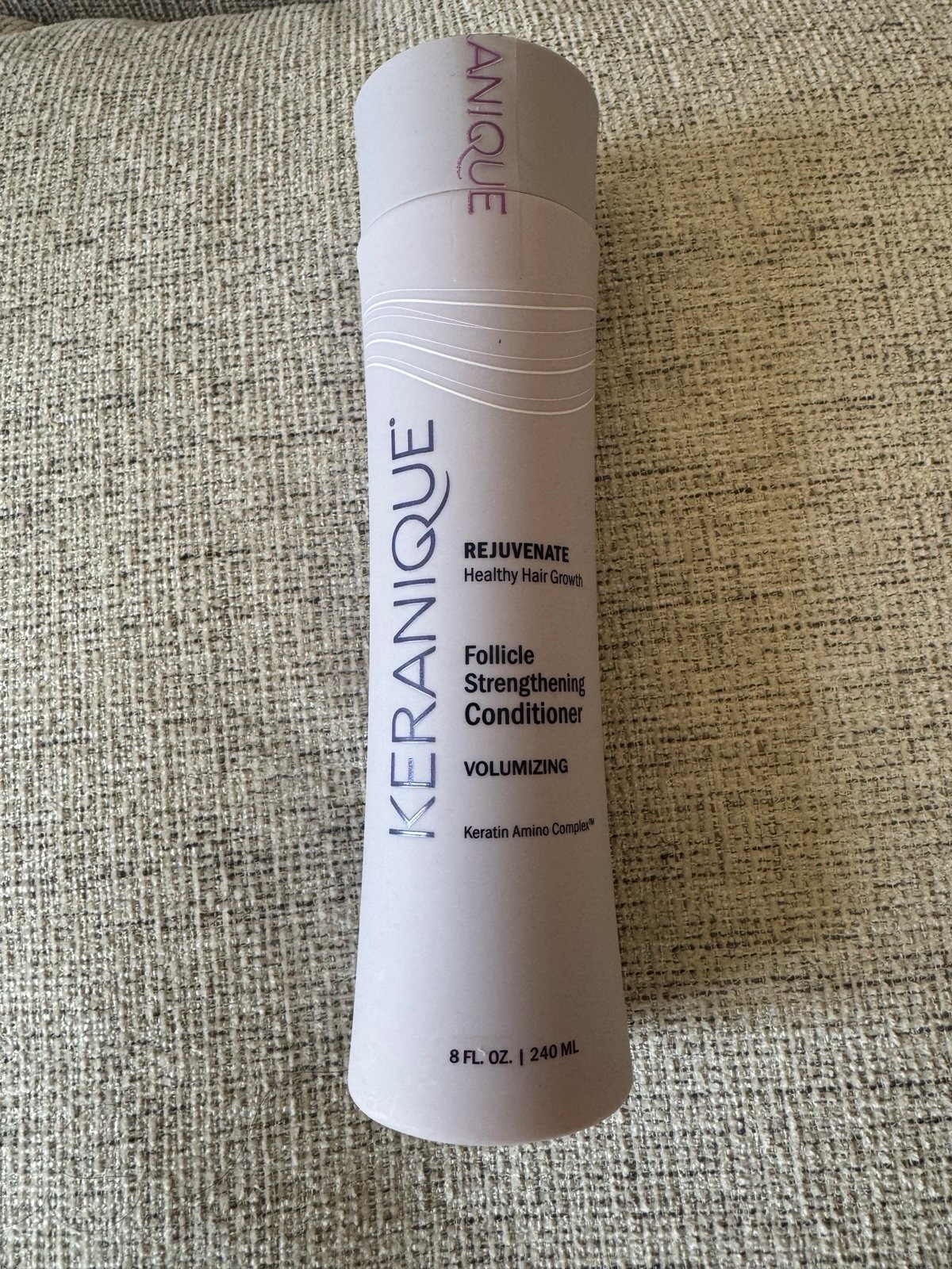 KERANIQUE Follicle Strengthening Conditioner.
