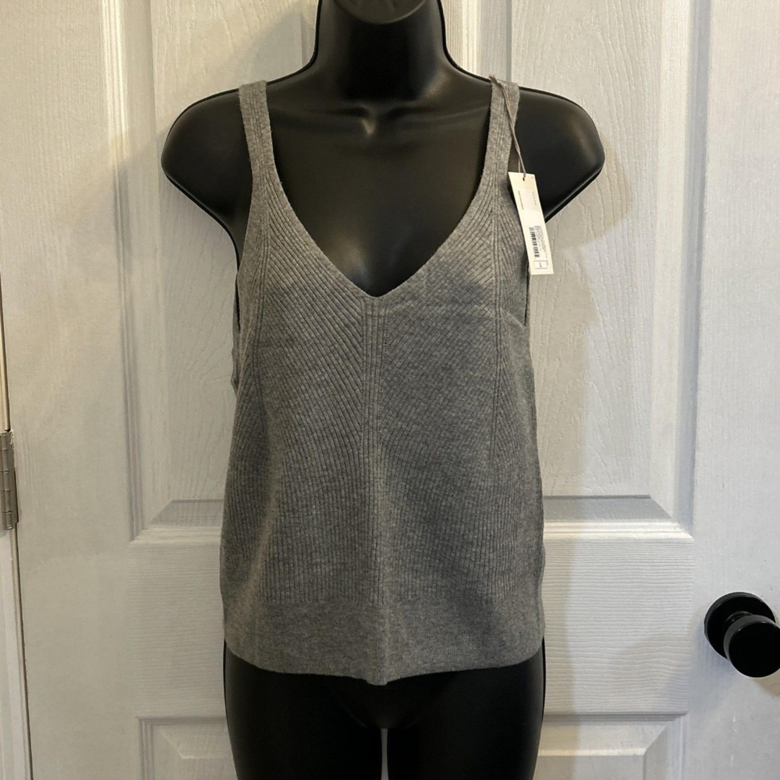 NWT A New Day Super Soft Knit V-neck Tank Top, Size Large Gray