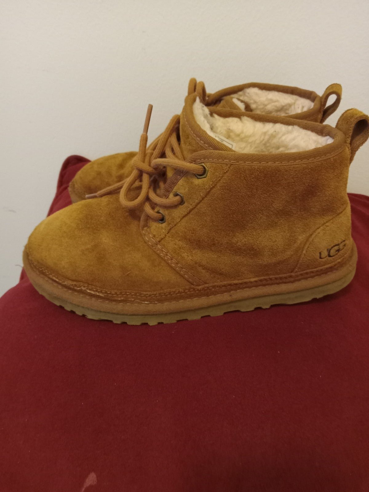 UGG boot youth size 5 or ladies size 6.5