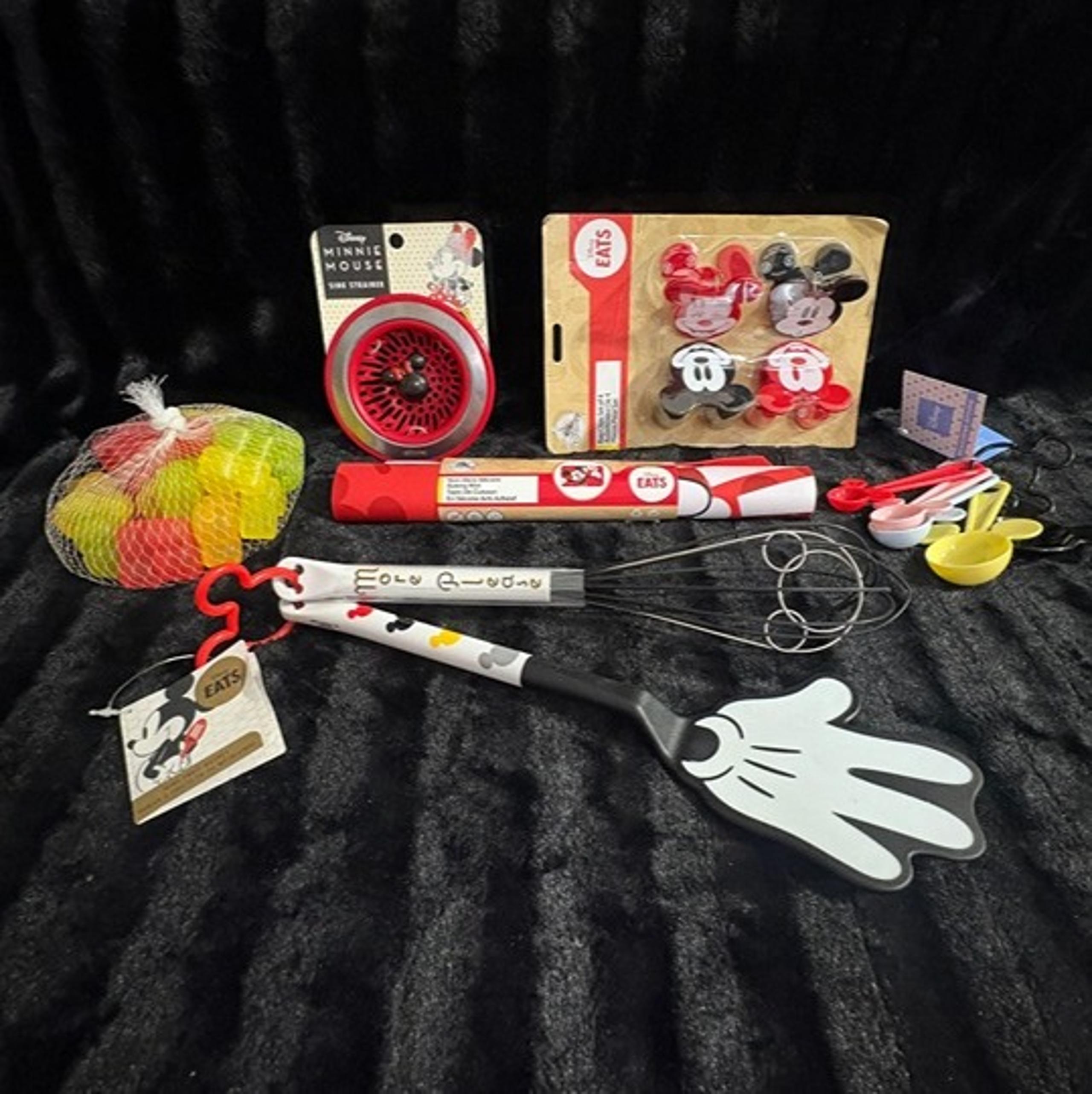 NEW Eats Kitchen Utensil and Accessory Bundle - Disney