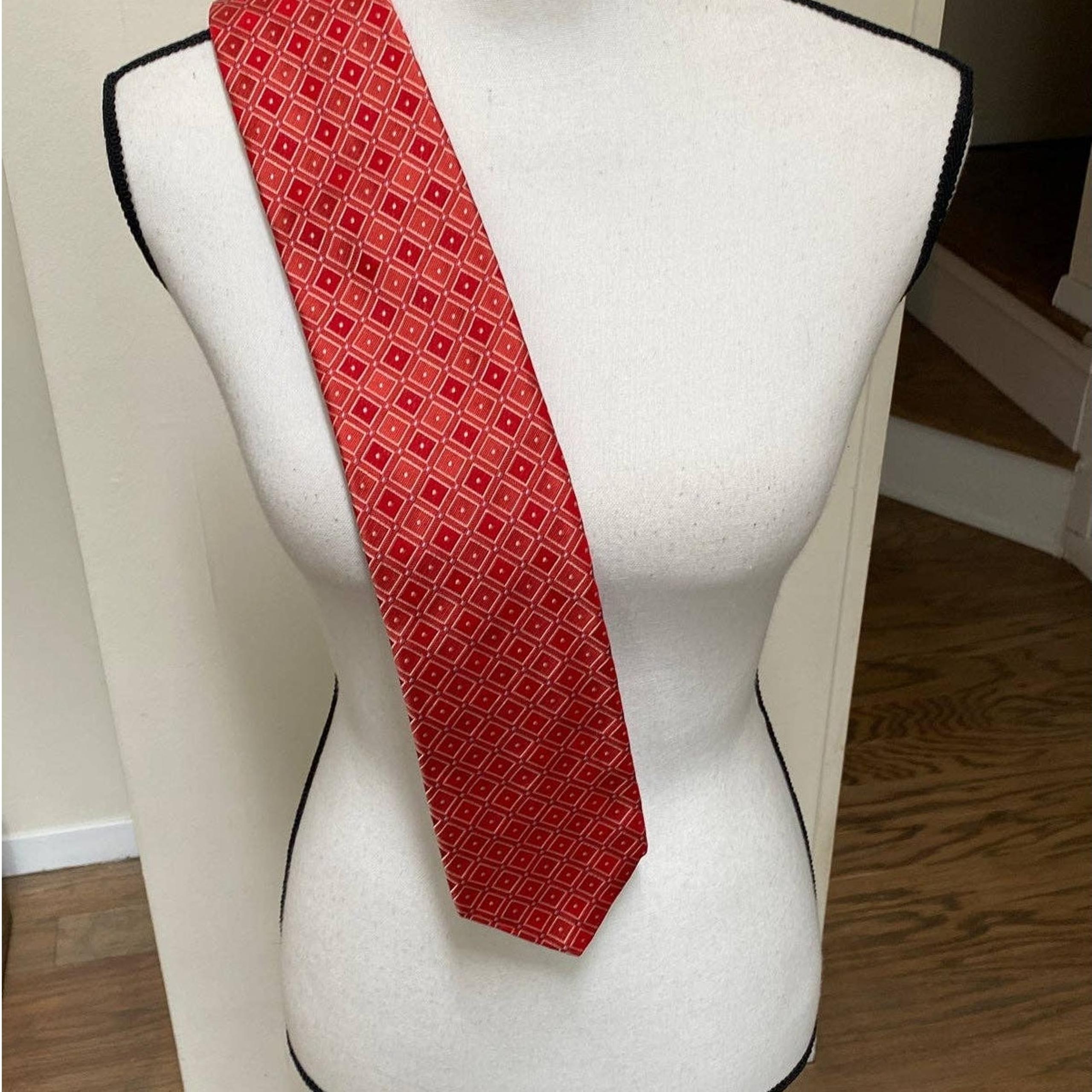 Hart Schaffner Marx 100% Silk Tie
