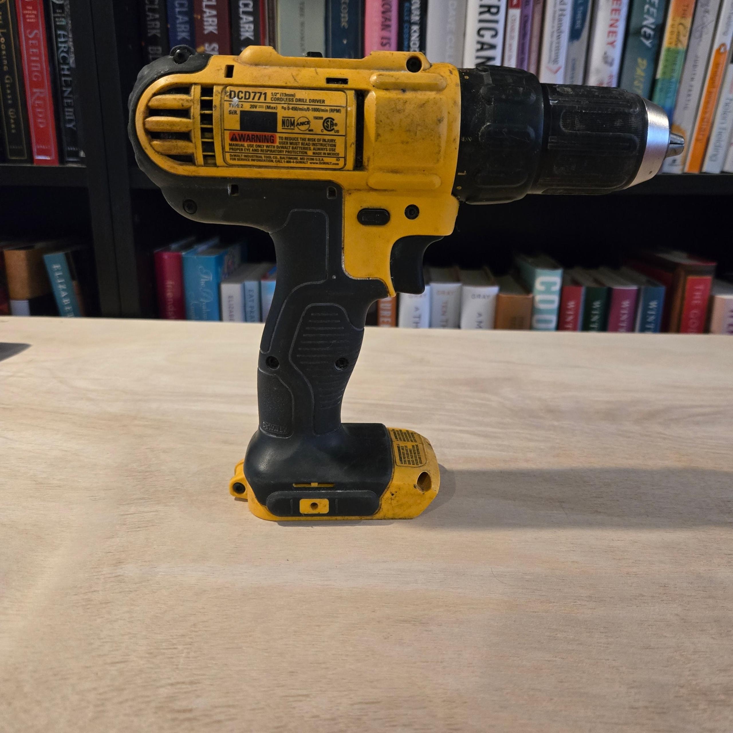 DeWalt DCD771 20V Max Cordless Drill/Driver 1/2" tool only tested working
