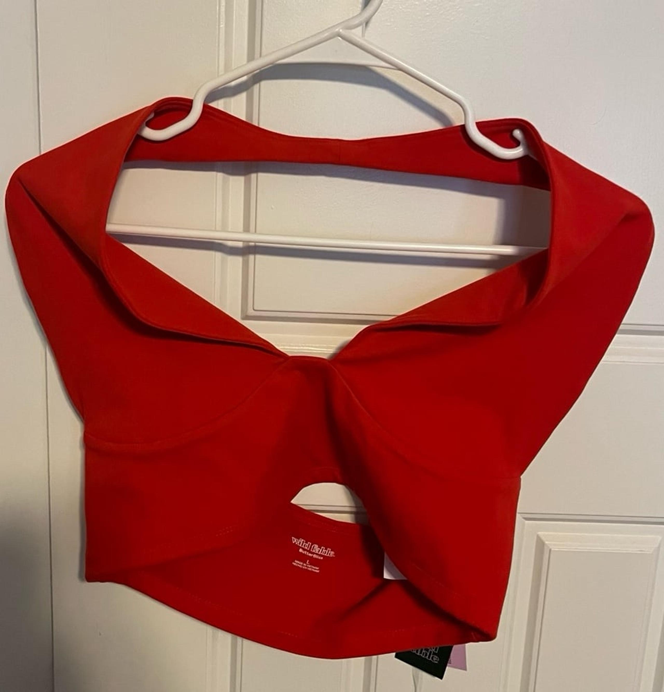 Women’s v neck halter crop top size medium