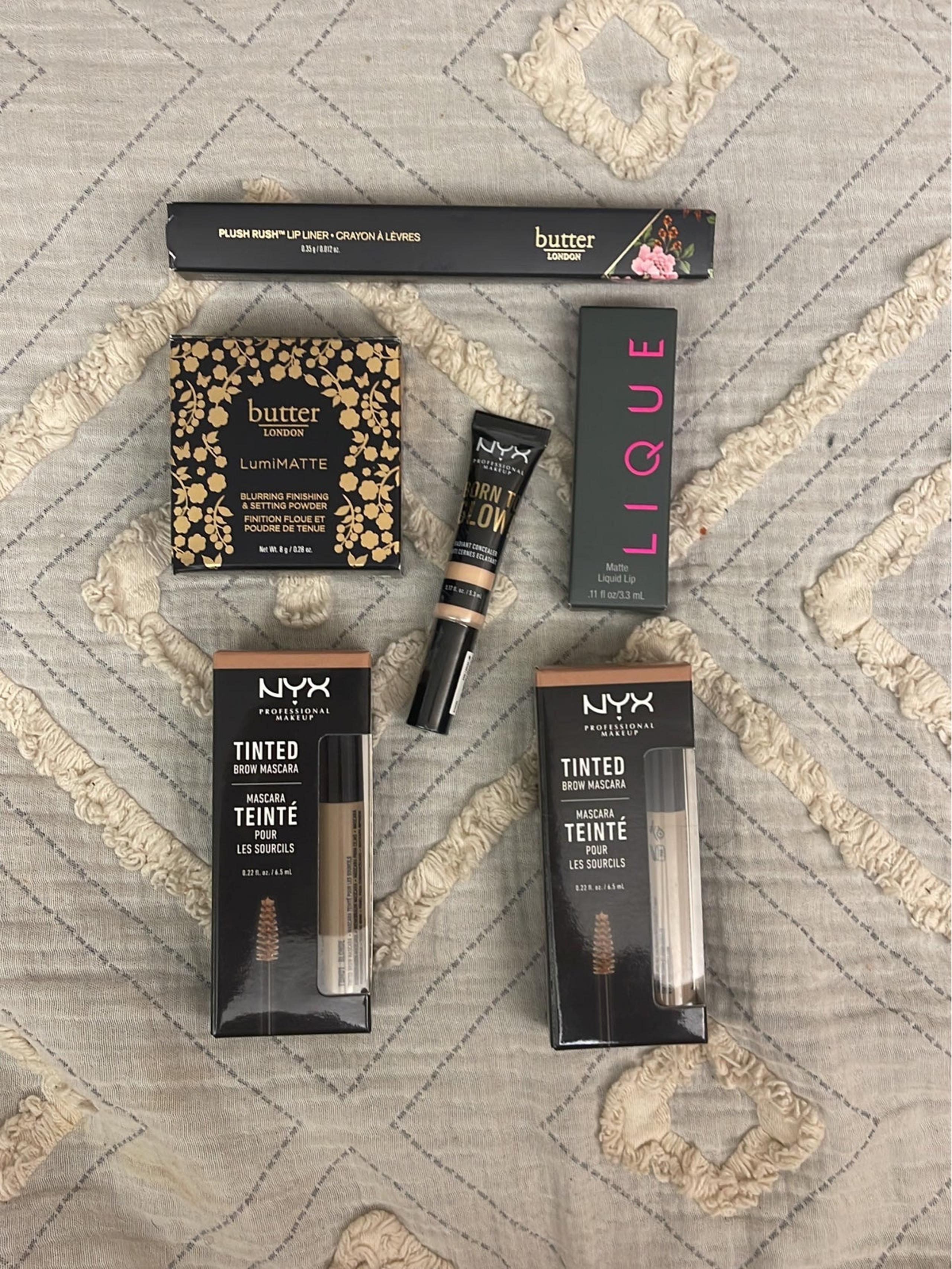 Makeup Bundle!!