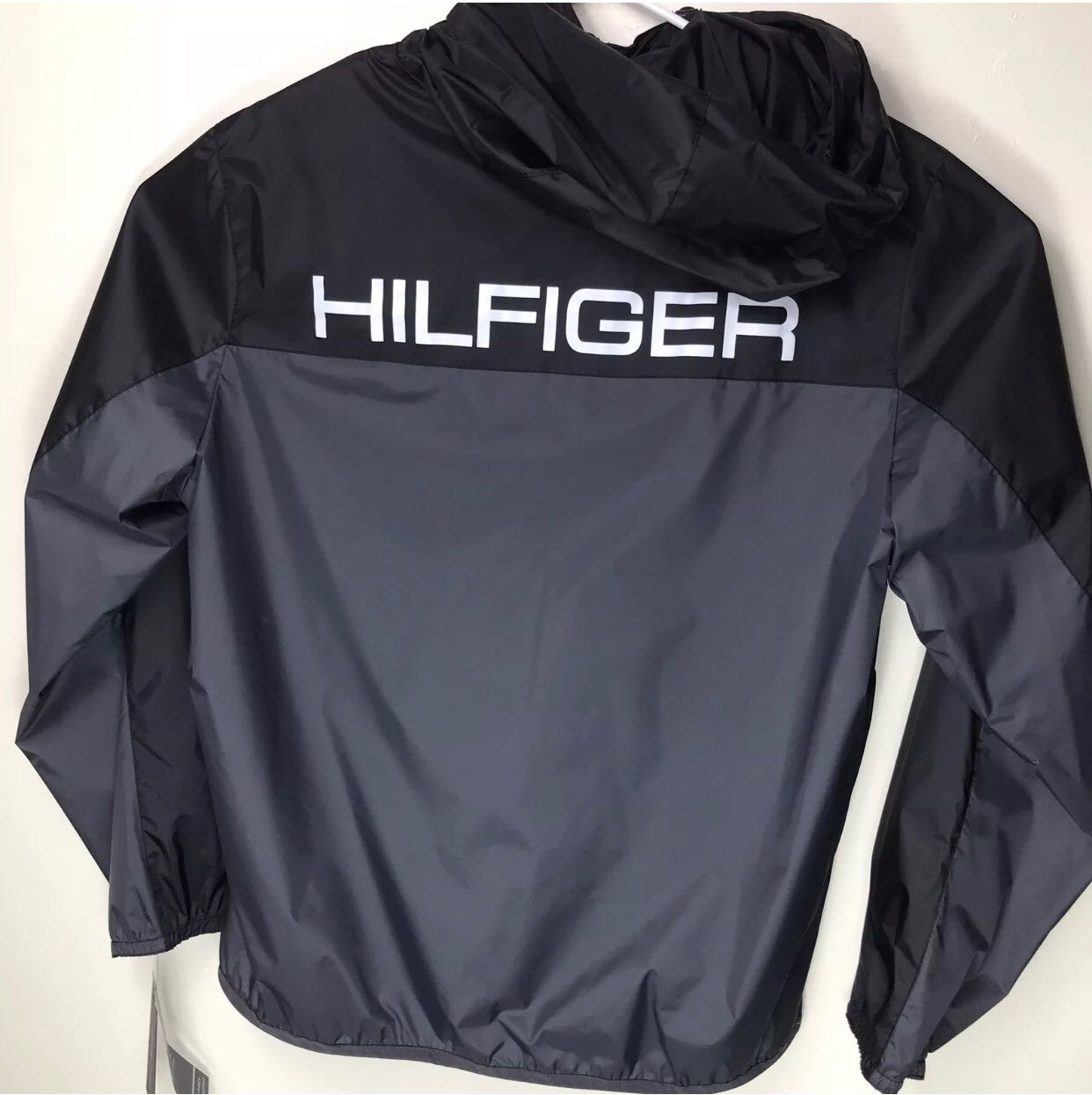NWT Tommy Hilfiger Mens Windbreaker Navy