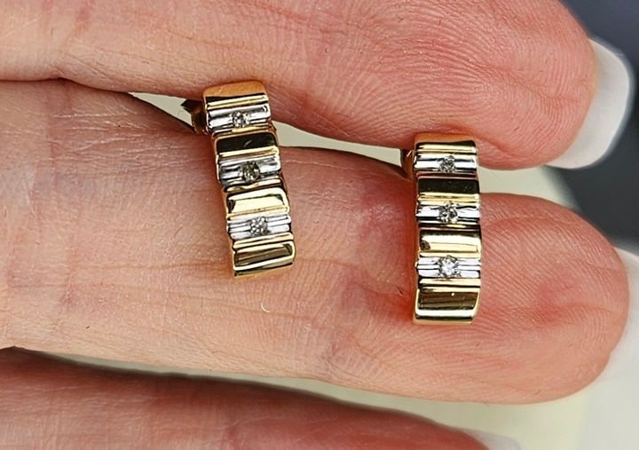 Beautiful 10k solid Gold and Diamonds Earrings