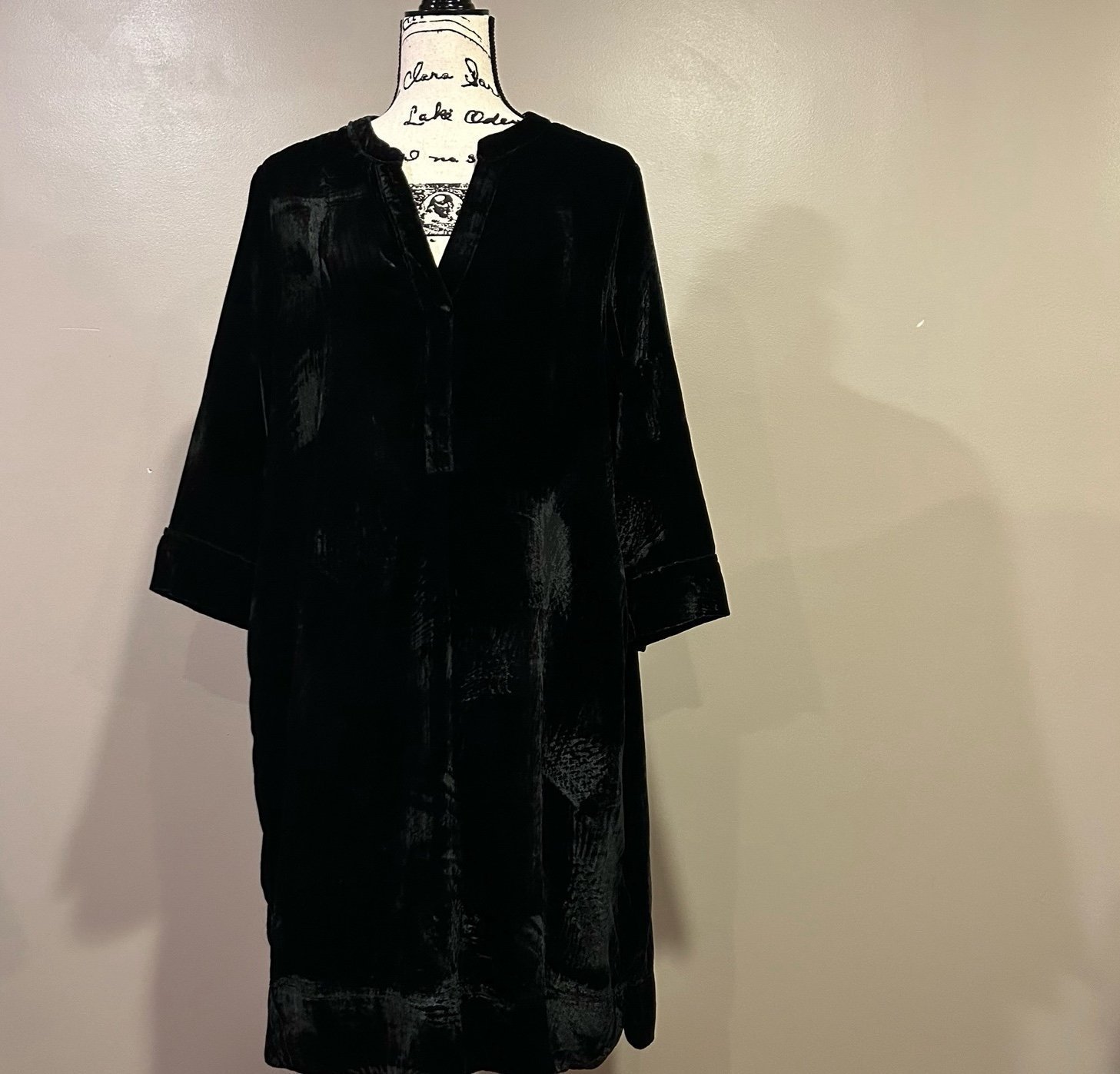 MASAI COPENHAGEN Manokolo Long Sleeve Velvet Shift Dress