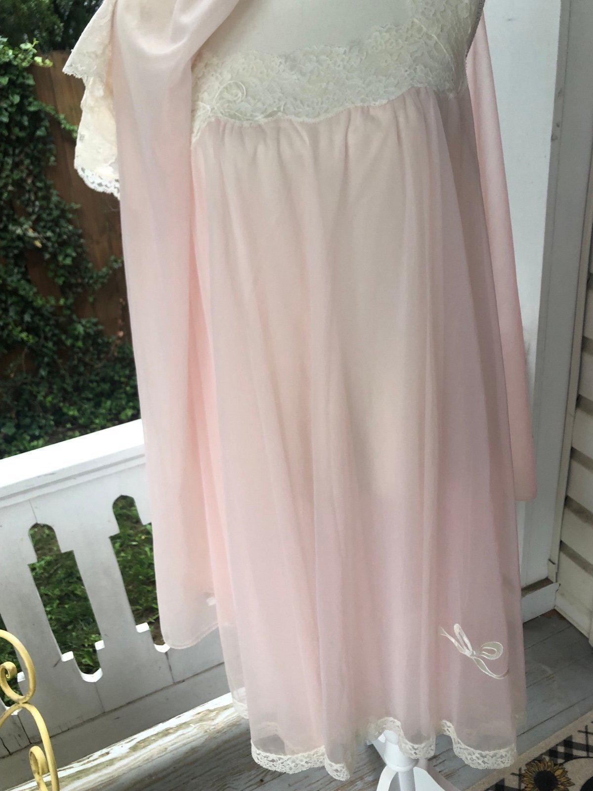 50-60smint condition “”Vanity Fair “sheer nite time set