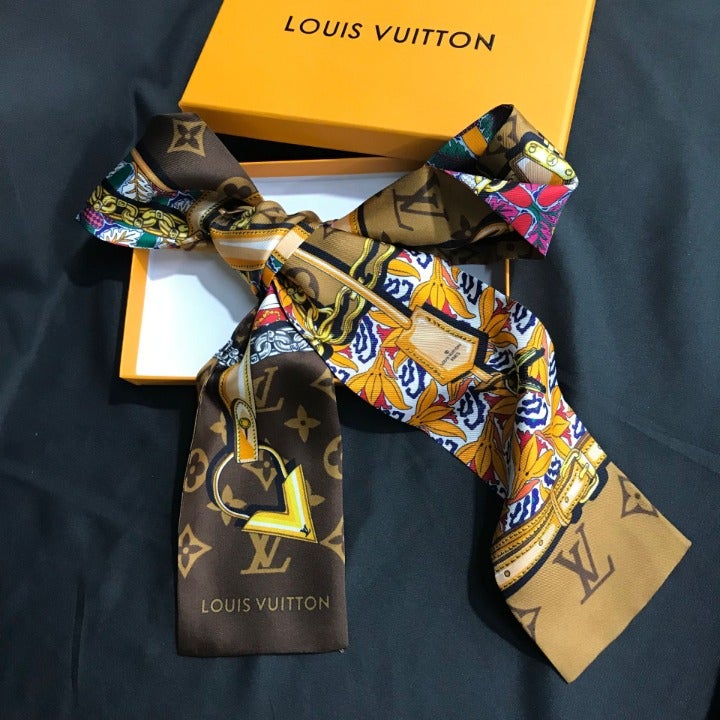 Louis vuitton Silk scarves
