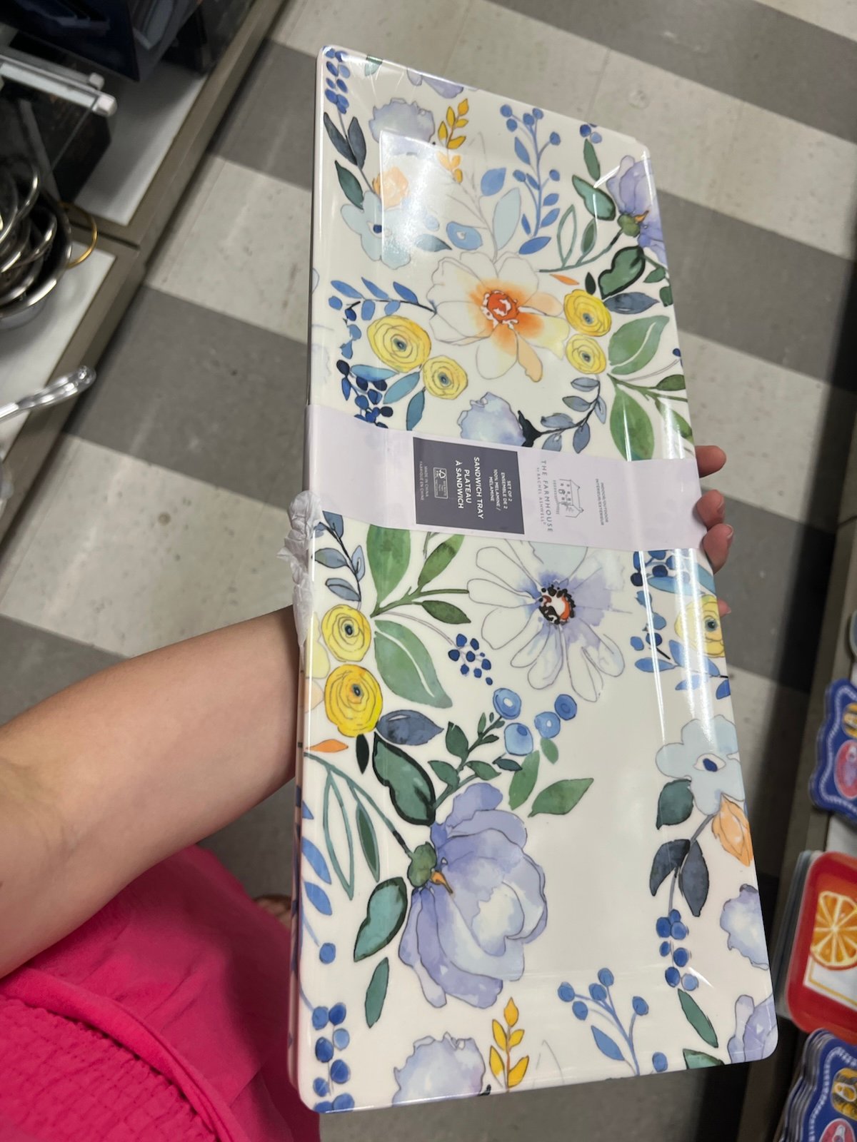 2 large melamine trays with flower design