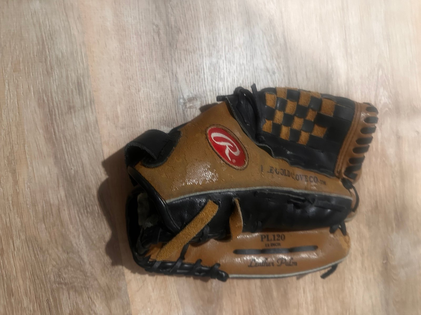 Rawlings PL120 Player Series Baseball Glove 12 Inches Right Hand Throw
