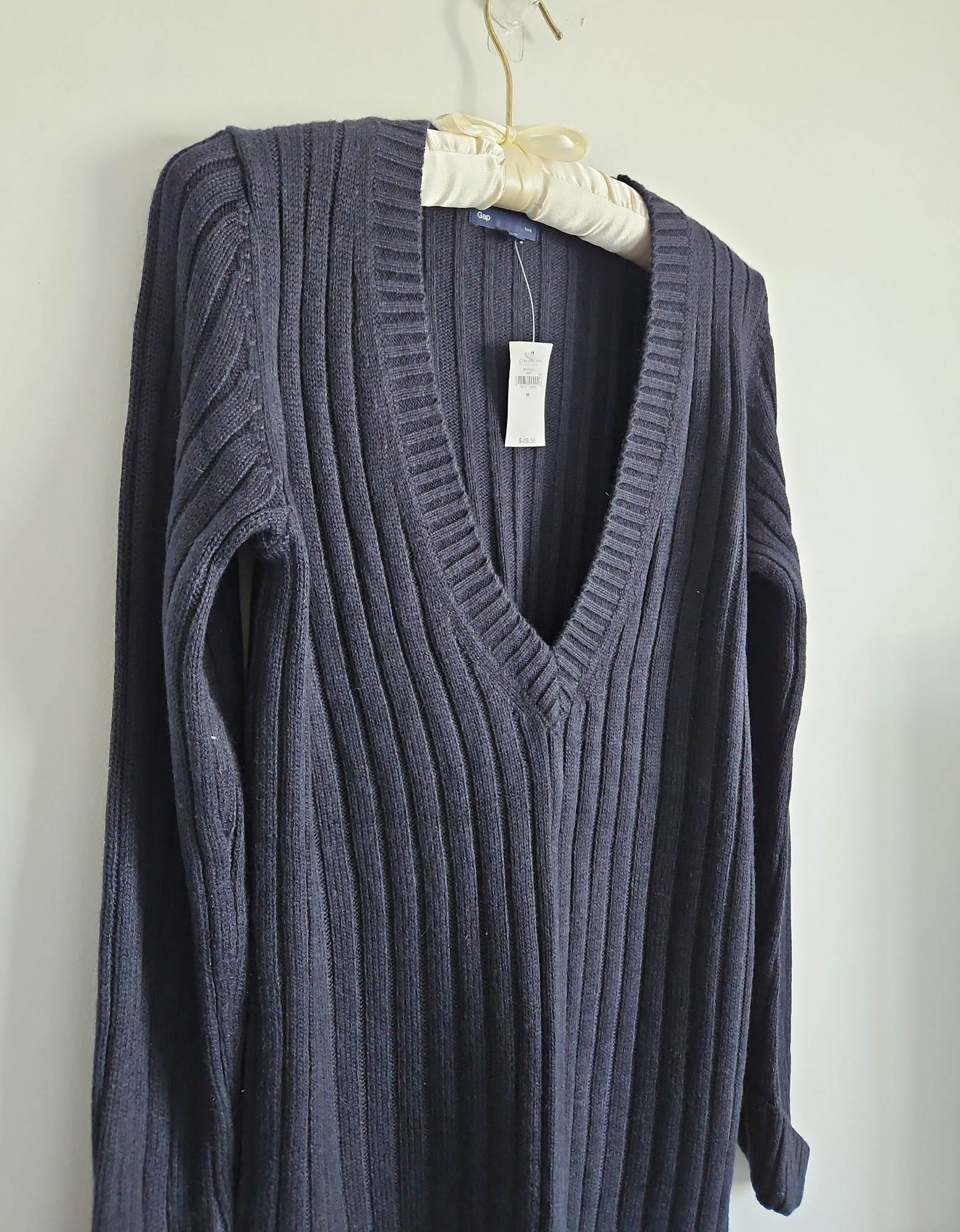 Gap Vneck front opening women's sweater