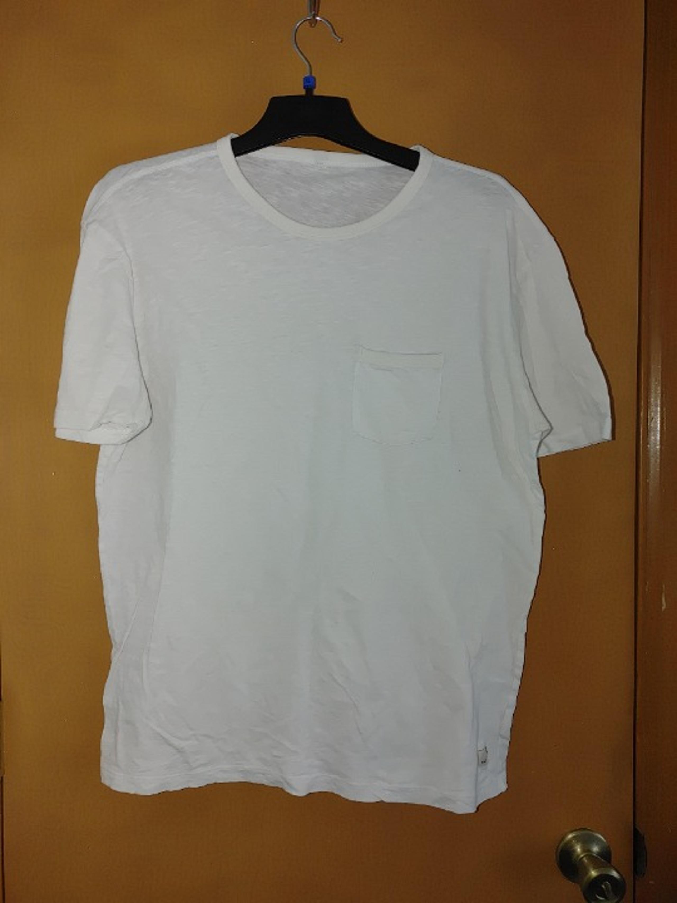 VUORI Woman's Short Sleeves Crew Neck Pocket Strait Hem T-Shirt Size XL Used