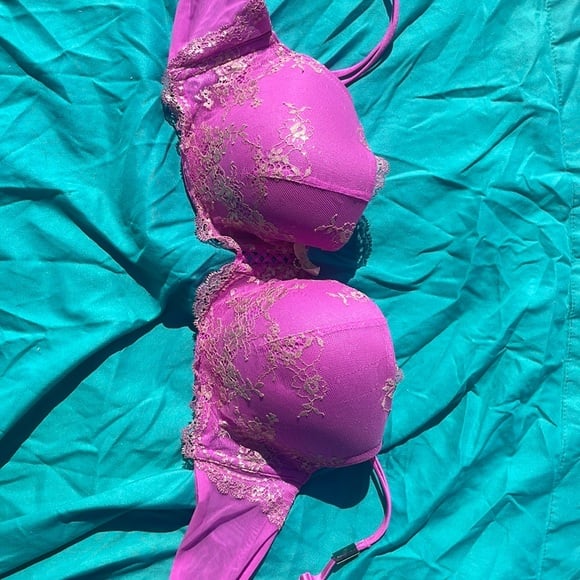 Victoria secret Pink push up bra with padding and wire 36b Beautiful embroidery