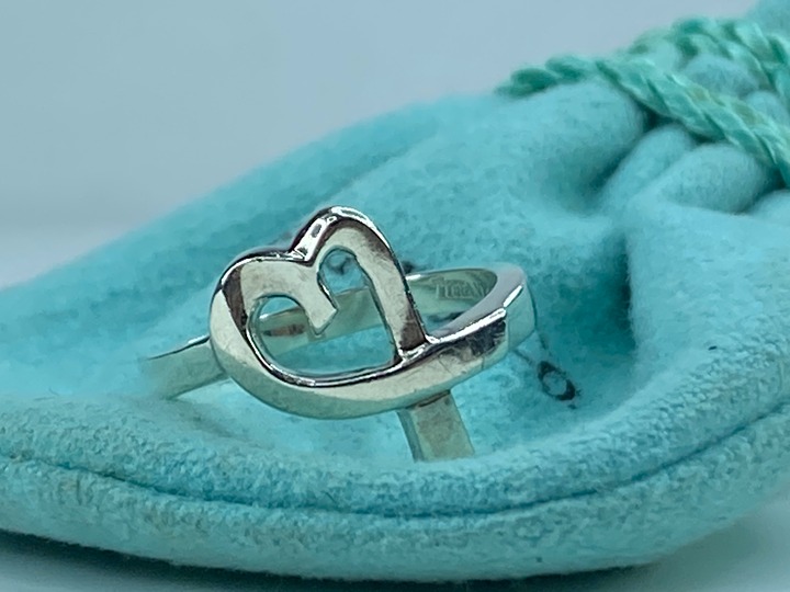 Tiffany & Co. Silver 925 Paloma Picasso Loving Heart Ring size 6.25 3.4g JR288