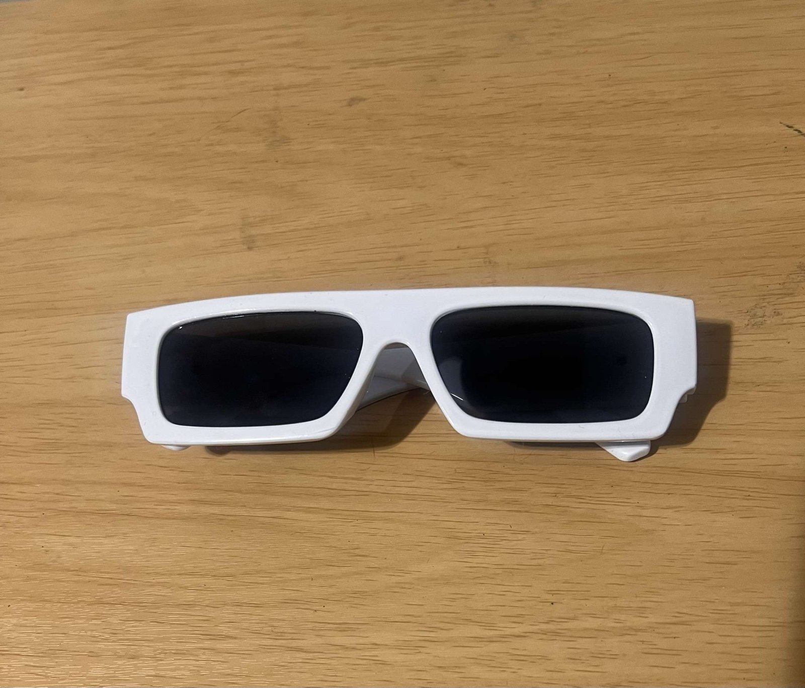 OFF WHITE Palm Angel Sunglass (PRICE IS NEGOTIABLE)