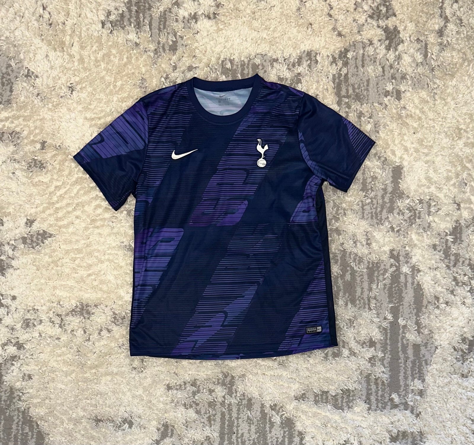 Men’s Nike Tottenham Hotspur 2019/2020 Pre Match Jersey Size XL Used