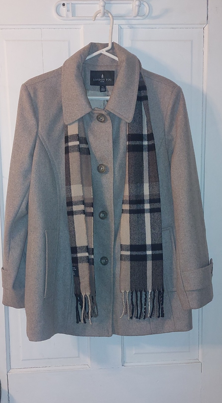 London Fog Women's Wool blend Pea Coat. Size XL