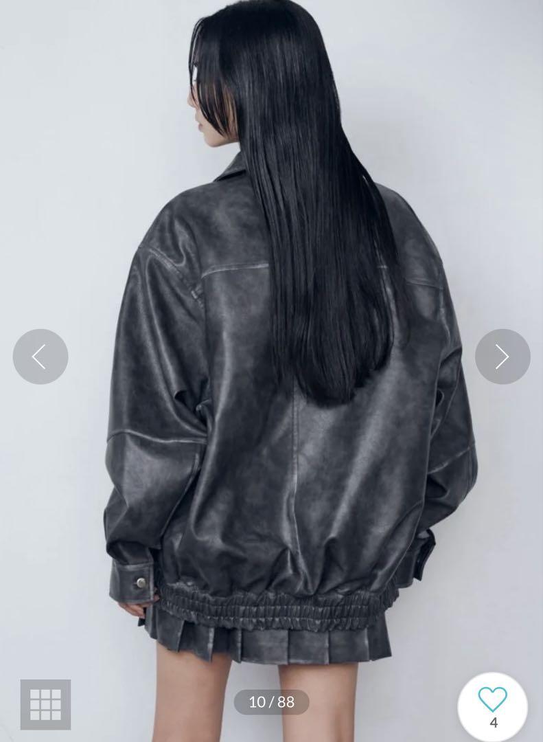 Vintage-like Oversized Blouson, Vintage-like Pleated Mini Skirt