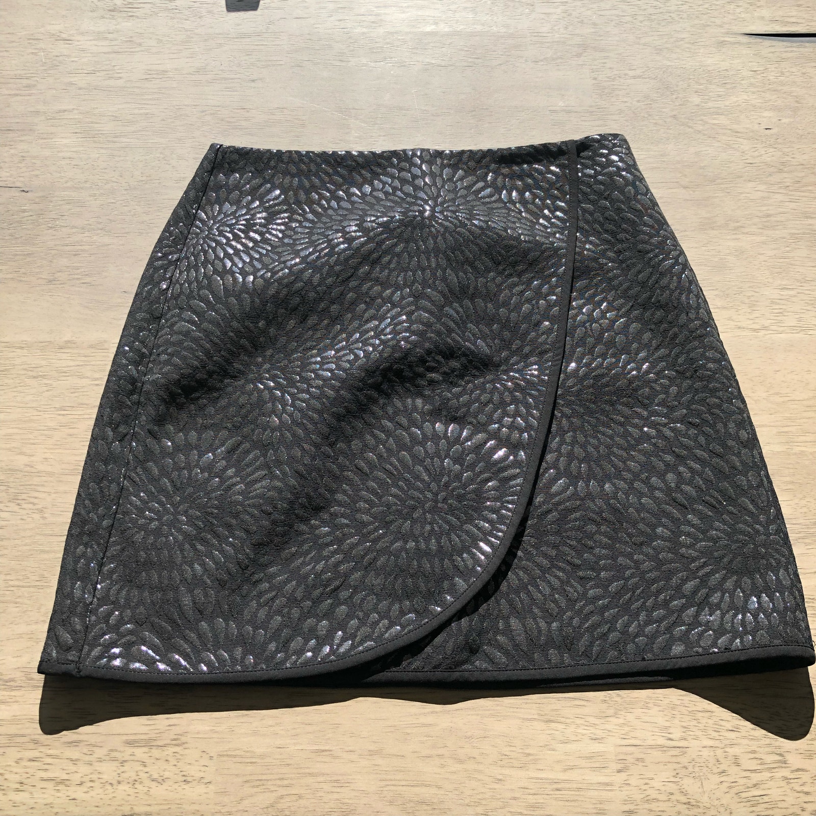 Ann Taylor Black Abstract Burst Mini Skirt - 2P