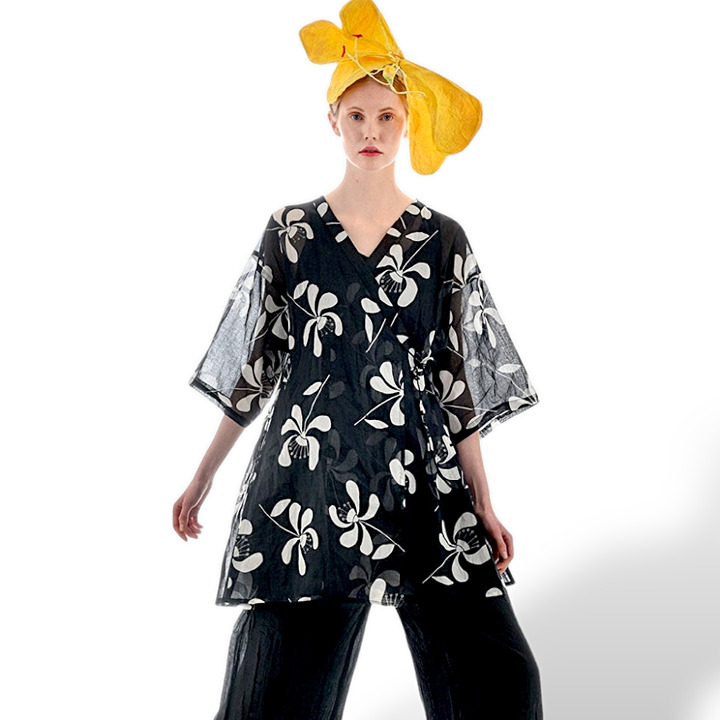 Gudrun Sjoden NWOT black white honeysuckle floral wrap kimono S/M Rare!!