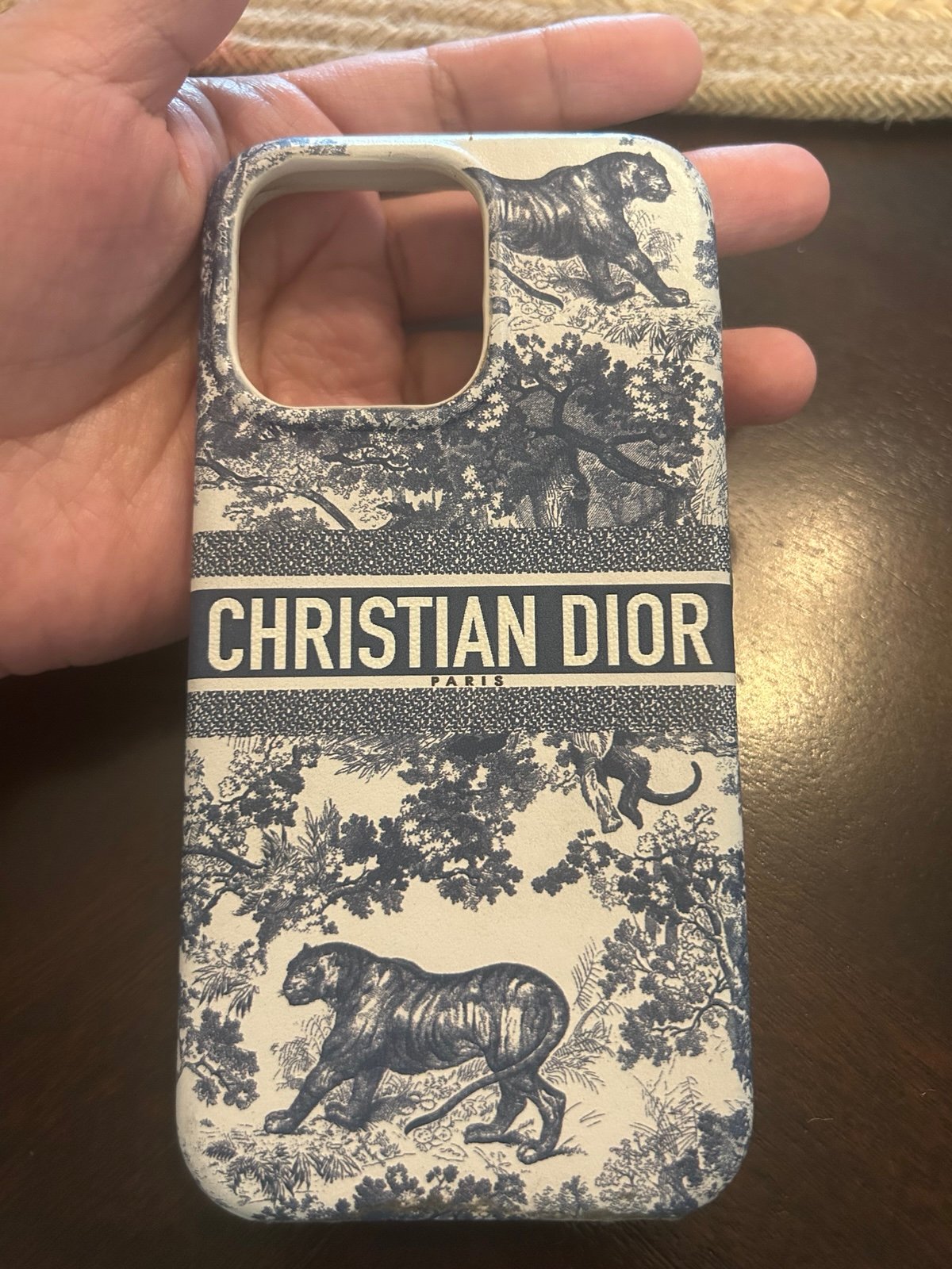 Cristian Dior case phone