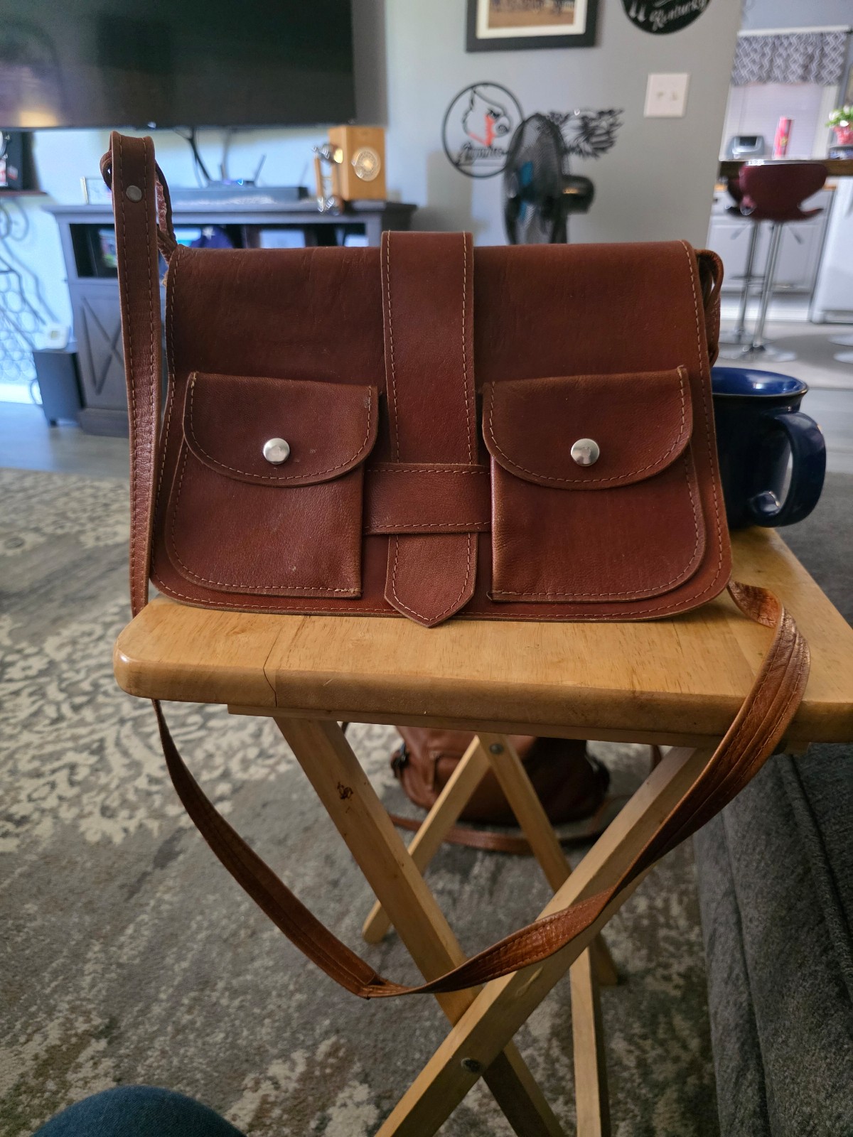 Leather crossbody messanger/ saddlebag purse. So cute.