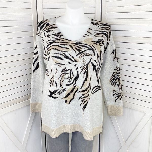 Chico’s Tiger Face Tunic Sweater Gray Beige Large V Neck Pullover