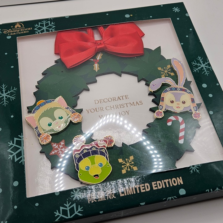 DISNEY Shanghai - Duffy and Friends 2020 Christmas Wreath Pin Set - LE 500