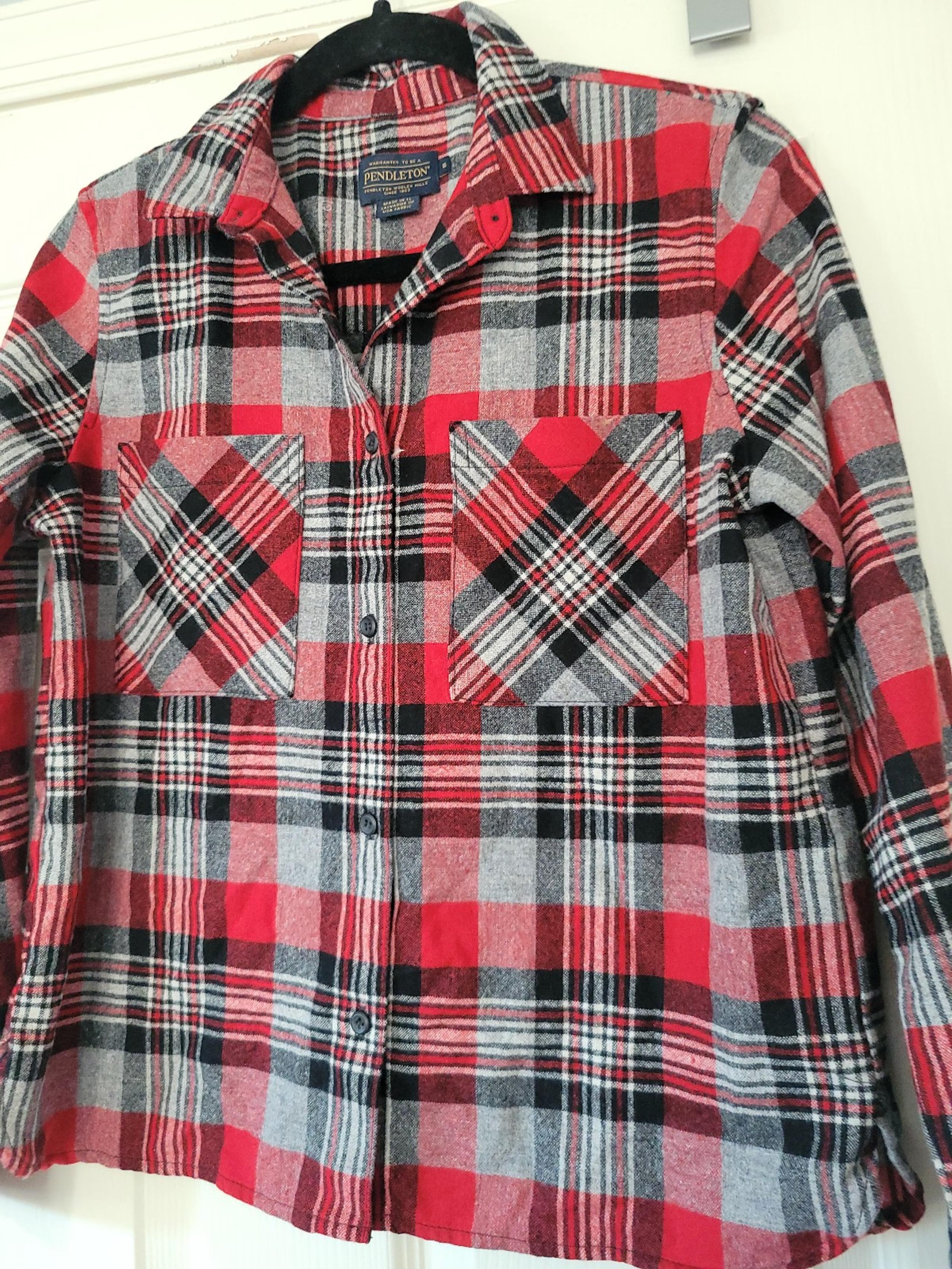 Pendleton Womens Small Red & Grey Plaid Long Sleeve Button Up Flannel Shirt