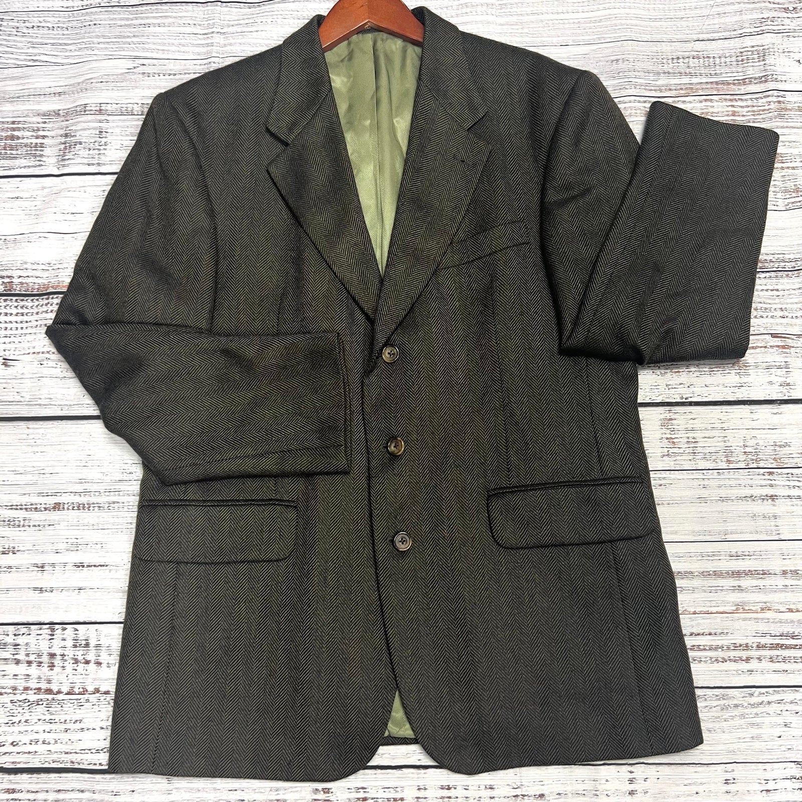 NWOT Men’s Oscar De La Renta button front blazer