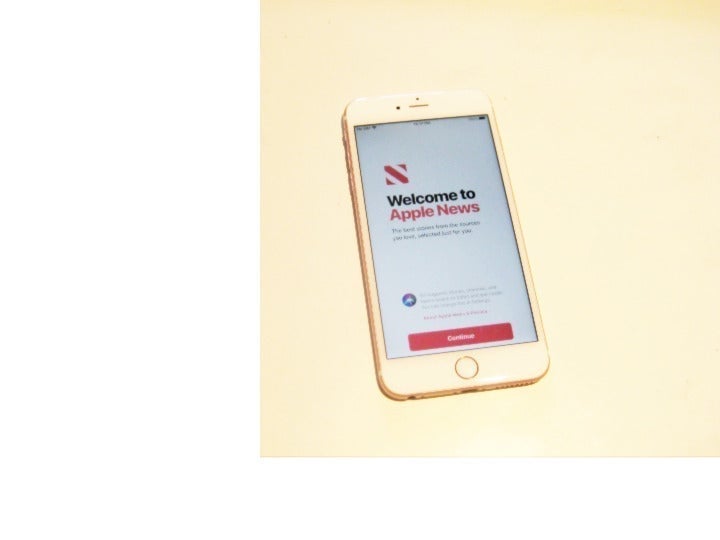 9/10 64gb Unlocked Rose Gold Iphone 6s Plus (A1634) IOS 15.6.1 READ!!!!